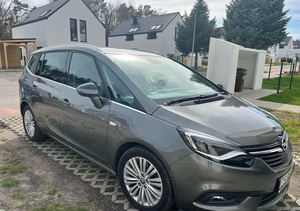 Opel Zafira cena 43000 przebieg: 123000, rok produkcji 2016 z Szczecin małe 56